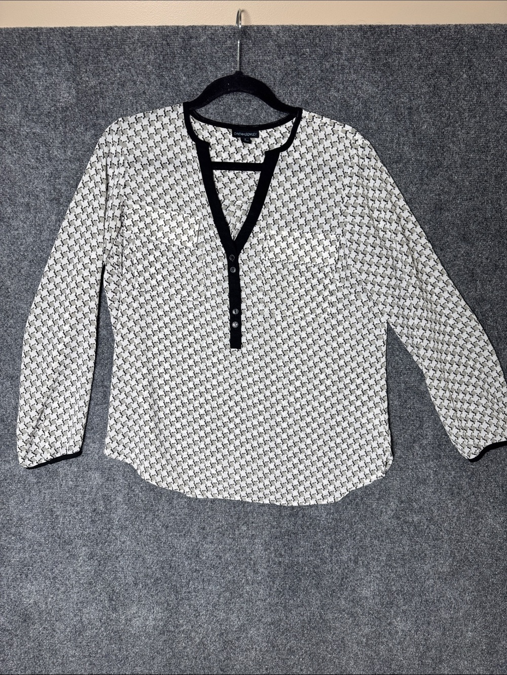 Cynthia Rowley Black & White Geometric Print Henley Blouse Small